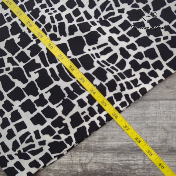 Tahari Long Sleeve Mini Dress Size 6 - Picture 6 of 7